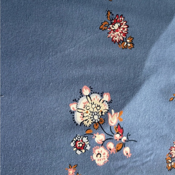 Old Navy Luxe Blue Floral Short Sleeve Top - Picture 4 of 7